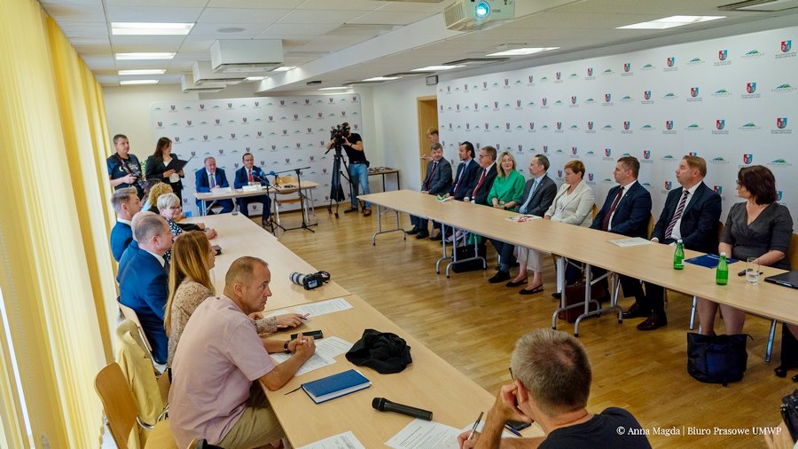 zdjęcia wykonane podrzas spotkania marszałków województwa podkarpackiego z przedstawicielami podkarpackich uczelni wyższych