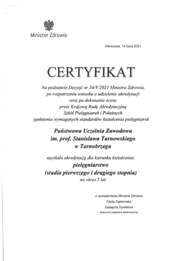 na zdjęciu certyfikat potwierdzający uzyskanie akredytacji dla kierunku pielęgniarstwo na okres pięciu lat